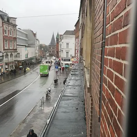 Grosszugiges Apartmen Mit Netflix In Der Lubecker Altstadt.